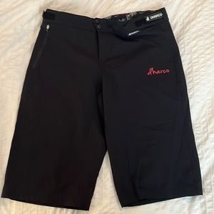 Sz L Womens Dharco MTB shorts